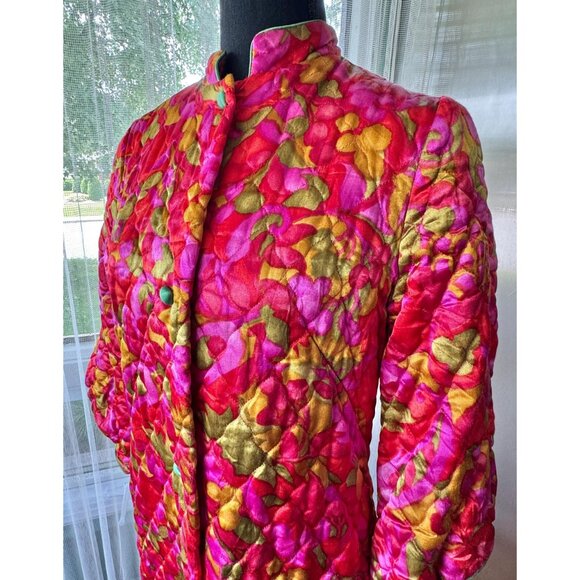 Vintage 1970s robe, hot pink, emerald, orange floral, quilted, tulip bell sleeve - Picture 3 of 10